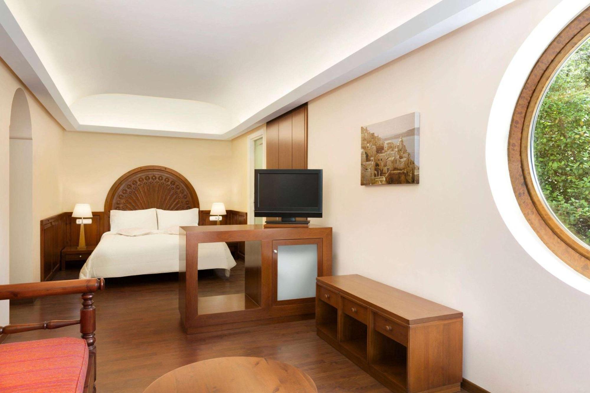 Ramada Loutraki Poseidon Resort Eksteriør bilde