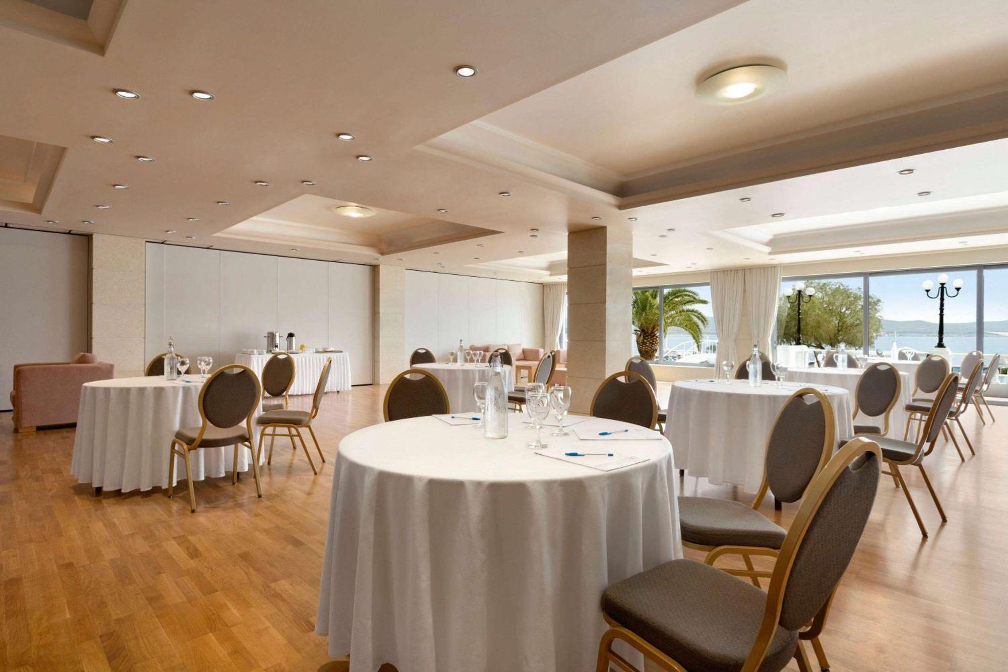 Ramada Loutraki Poseidon Resort Eksteriør bilde